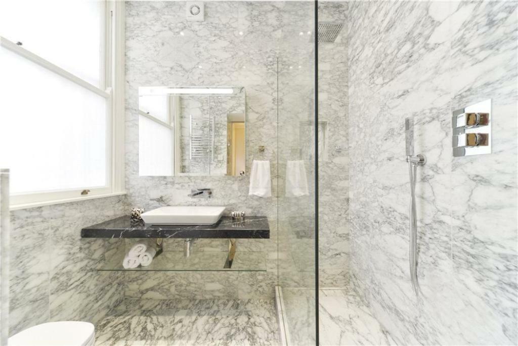 Beautiful 1 Bedroom Apartment Ovington Square ลอนดอน ภายนอก รูปภาพ